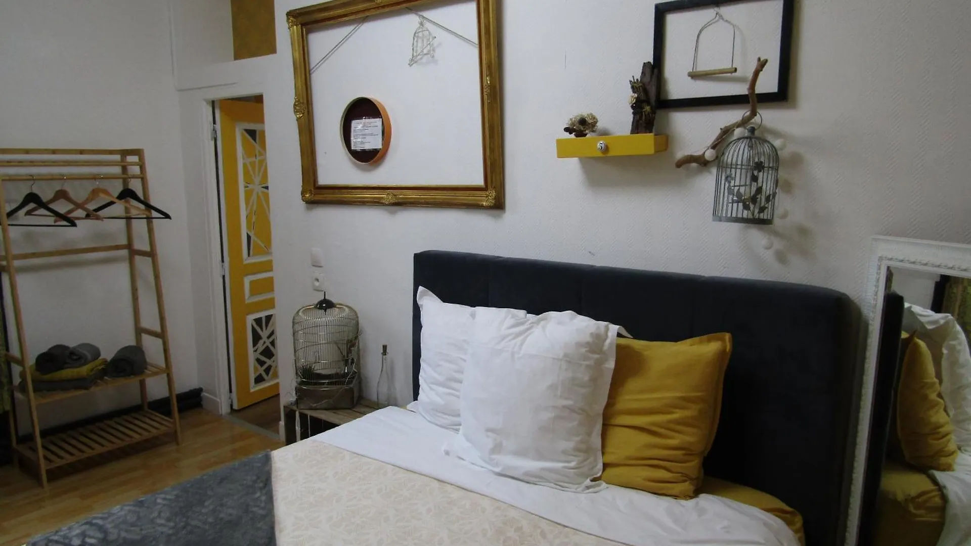 Chambre D'Hotes Au Nid Du Thil Beauvais 0*,
